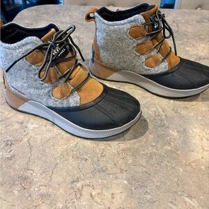 Sorel Grey and Brown Winter Boots